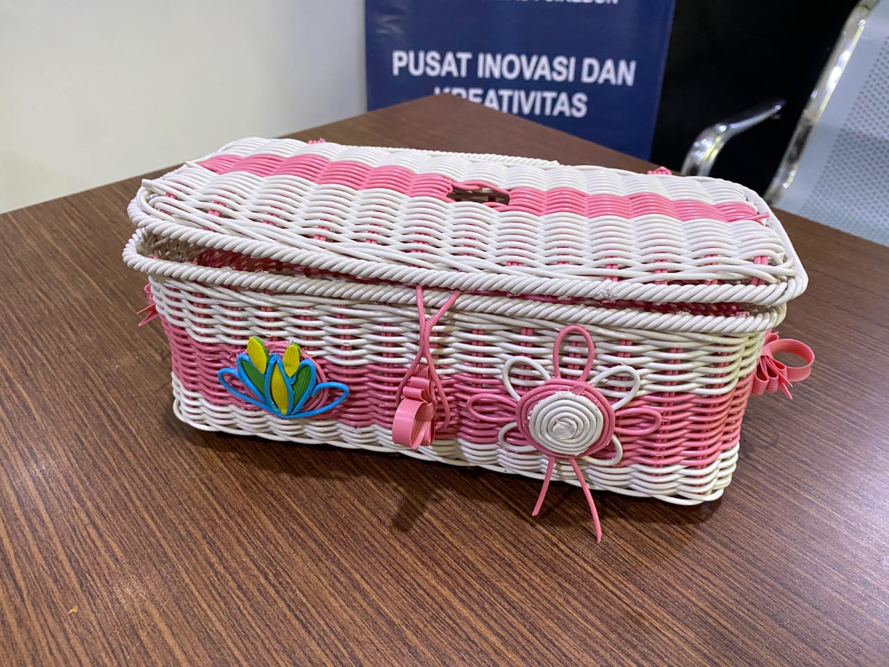 Storage Tissue Premium, Solid Colour Size Medium.